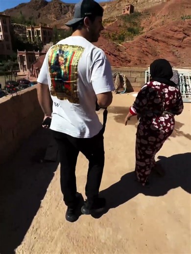 Watching Bugatti on the Balcony of the House👀#bugatti#bugattilovers#hypercar#cars#caredit#shorts