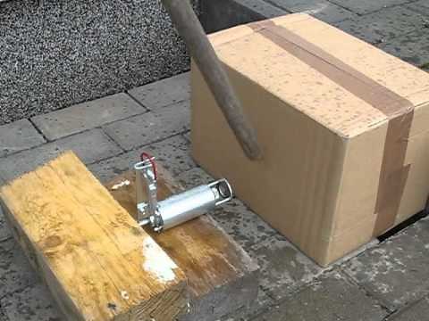 Wühlmausfalle oder Maulwurffalle in Aktion