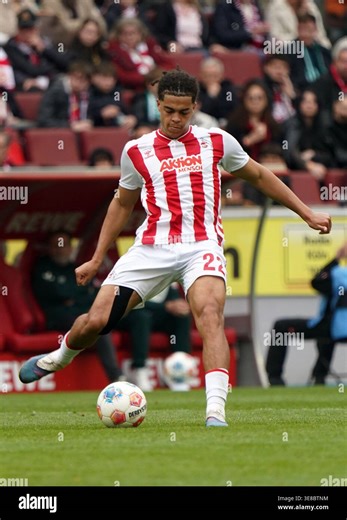 Fussball, 1.BL saison 2025/2026 , 1. FC Köln vs Werder Bremen , 12.04.2026, Rheinenergiestadion Köln Jahmai Simpson-Pusey, FC Köln, Aktion, Einzelbild Fotocopyright Gladys Chai von der Laage DFL regulations prohibit any use of photographs as image sequences and/or quasi-video Stock Photo - Alamy