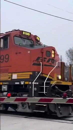 BNSF 8199 in La plata, MO, /3/22/2025/ #railroadcrossing #railcam #bnsf #railfan #railroad