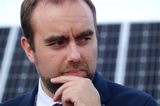 "Un faux diplôme au sommet de l'État ?" : Sébastien Lecornu visé par une plainte pour usurpation de titre