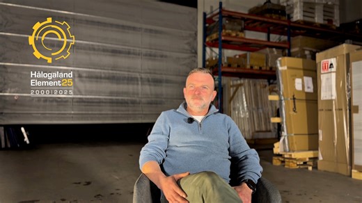 Det er hele 25 år siden Hålogaland Element startet produksjonen av moduler og elementer! Vi er utrolig stolte av det vi har fått til gjennom disse årene! 🤩 Legg gjerne igjen din gratulasjon i kommentarfeltet! 🎉 | Hålogaland Element