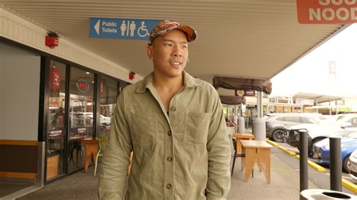 HOEYEATS : HOEYFARMER'S AUSSIE MEAT PIE REVIEW (FROM VIET BAKERY) #food #aussie #meatpie #viet #bakerylife #pastry #bakery | HoeyFarmer