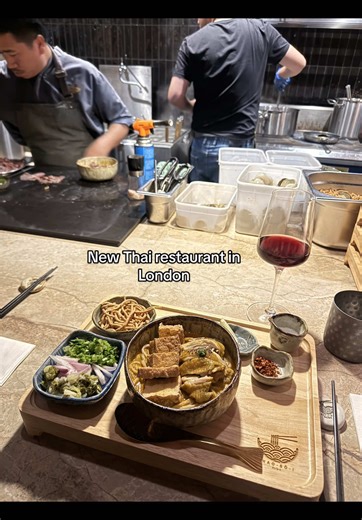 I tried London’s newest restaurant opening Khao So I in Fitzrovia and this might just be my new favourite Thai restaurant in London #londonrestaurants #newopeningslondon #londonhotspots #wheretoeatlondon #londonfood