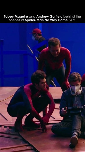 Tobey Maguire and Andrew Garfield behind the scenes of Spider-Man No Way Home, 2021