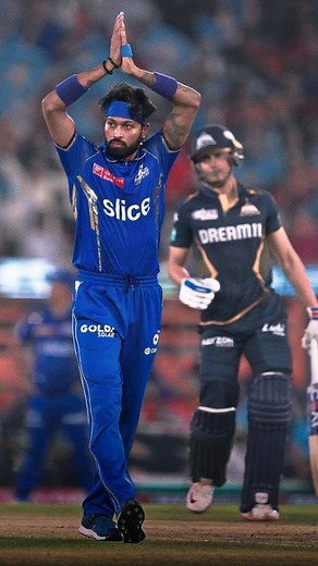 rudra love creation on Instagram: "#Visit this huge Jurassic World with all your favorite characters from CAMP CRETACEOUS. Meet Bumpy and her Ankylosaurus herd, or the aggressive Toro. The Gyrosphere Valley is home to many gentle herbivores like Sinoceratops or Brachiosaurus, while the lagoon houses a terrifying sea creature from earths past: Mosasaurus. Make sure to stick around until the sun sets for a truly spectacular sight: The bioluminescent Parasaurolophus, that glow magically against the