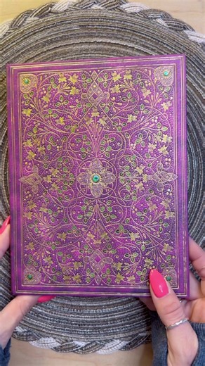 Winter ❄️☃️ I covered most of the texture paste dots because I didn’t like them. Sometimes it’s necessary to pivot! Supplies are mostly from @MooboomPlanner. Use code RIPLEY for 15% off, see link in my bio ✨ #scrapbook #scrapbooking #junkjournal #junkjournaling #junkjournalwithme #scrapbookasmr #scrapbookingideas #asmrjournal #scrapbookingasmr #junkjournals #junkjournalideas