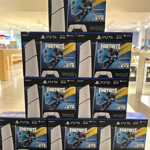LALA | 🎄✨ ¡NAVIDAD GAMER EN LALA FREE ZONE! ✨🎄 La PlayStation 5 Digital – Fortnite Edition ahora a un PRECIO ESPECIAL 🎮🔥 💥 Antes: $469 🎁 AHORA:... | Instagram