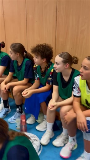 TV Großwallstadt Junioren on Instagram: "🔥 Vorbereitung abgeschlossen – Fokus Rückrunde! 🔥 Die TVG-Junioren haben ihre Vorbereitung für die Rückrunde erfolgreich beendet 💪🤾‍♂️ In diesem Jahr sind wir dabei neue Wege gegangen – mit professioneller Unterstützung aus dem Leistungssport. Mit Sophie Sauer (Jugend-Handball-Bundesliga, Hessenmeisterin A-Jugend) lag der Fokus auf: ➡️ Pass- und Wurftraining aus dem Rückraum ➡️ Tempo, enge Kreuzbewegungen & Entscheidungsfindung ➡️ saubere Wurfhaltung