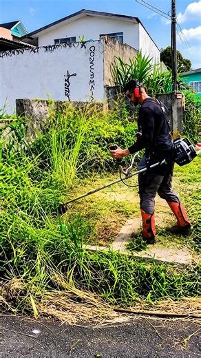 The Most Satisfying String Trimmer Session Ever 🌱#asmr