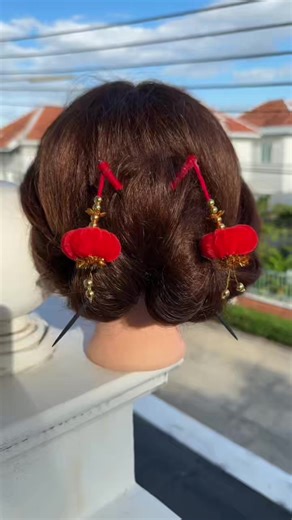 DIY Chinese-Style Hair Clip Using Fuzzy Wire