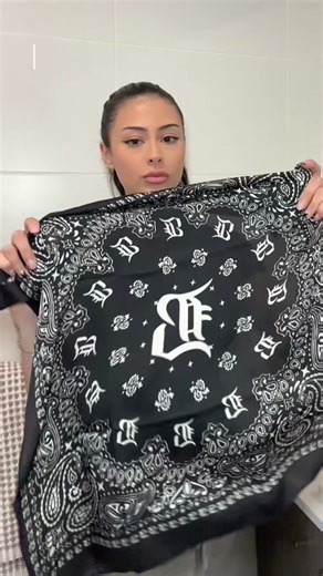 Explore Retro 90’s Bandana Styles