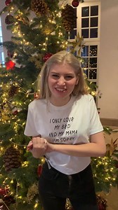 Auch unsere prominente Debütantin Lilith Becker wünscht Euch ein frohes Fest! | SemperOpernball