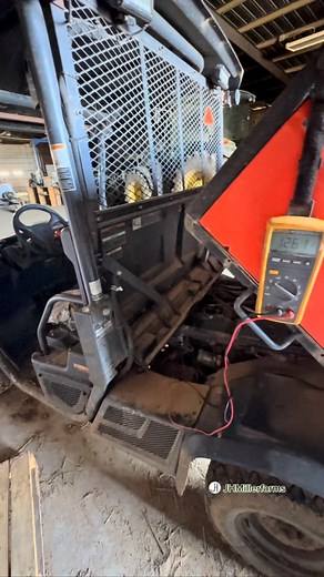 @jhmillerfarms on Instagram: "#ToolTuesday Fluke 233 remote display multimeter #agtechtalk #agmechanic #jhmillerfarms #fluke #agmechanic #johndeere #johndeeretractor #fieldtech #fieldservicetechnician #mechaniclife #mechanic #deeretech #dealertech #servicecall #servicetruck #servicetrucklife #worksmarternotharder #tipsandtricks"