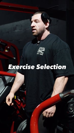 Daniel Kingham | Online Coach on Instagram: "Exercise selection - knowing when to change up your exercises in training Once you have your plan in place, I like to keep the framework pretty consistent for a long period of time, only really changing exercise variations I will run a certain exercise from a period of anywhere between 6-12 weeks, sometimes even longer, before switching it for a similar variation (e.g dumbell curl for a barbell curl) I do this as after a period of running a certain ex