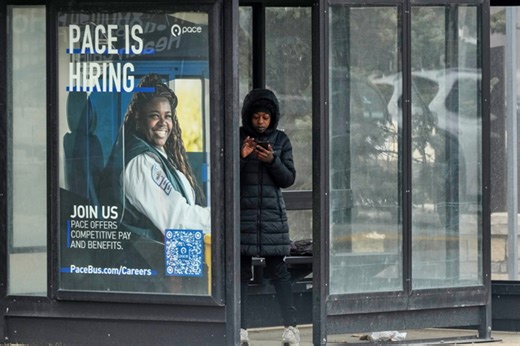 US Weekly Jobless Claims Fall to 213,000, Below Forecasts