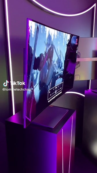 LG FLEX OLED TV: The Bending Monitor Experience