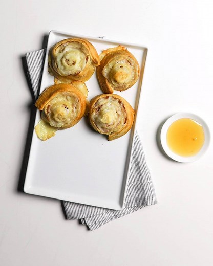 These delicious roll-ups are ready to devour in 30 minutes, flat. Ham and Cheese Crescent Roll-Ups recipe: https://www.pillsbury.com/recipes/ham-and-cheese-crescent-roll-ups/1aefcce0-b15e-4e6a-ae90-de204722bac4?utm_medium=social&utm_source=facebook&utm_campaign=12_2017_standard?mktimp=PBRBGCRESCNT | Pillsbury