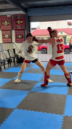 Ronin Academy on Instagram: "Sparring 🔥 A great way to start the weekend 💥 Muay Thai 🔥 Boxing #roninacademy #roninathletics #insta #fighter #fightlife #discipline #nolimits #nopainnogain #mindset #boxing #thaiboxing #kickboxing #fasterstrongerbetter #townsvillefitness #townsvillegyms #townsvillegym #townsvillemuaythai #townsvillemma #mma #qldmuaythai #townsvillemaritalarts #martialartstownsville #townsville #townsvillelocal #townsvilleshines"