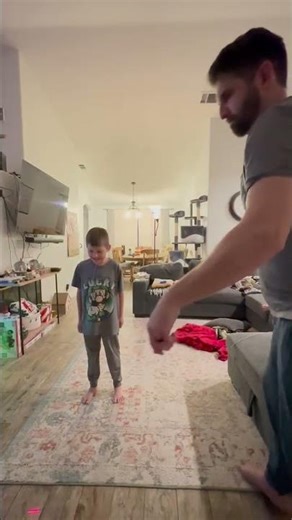 Laser Kitty Tooth Pull || ViralHog