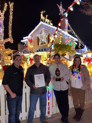 City of Salinas on Instagram: "Congrats to 856 Lexington on their well-deserved Glow Big or Glow Home Award in the 2025 Holiday Home Lighting Competition!! 🏠💫 Your holiday display is a total masterpiece and brings so much joy to everyone who passes by. We are all in awe of the creativity and hard work you put into your display🎄⭐"