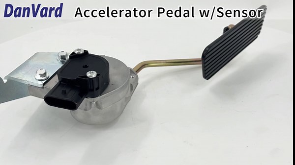 Accelerator Gas Pedal Assembly w/Throttle Positioning Sensor Compatible with International & IC Corporation 3000 3800 4700 4800 4900 1997-2004 Replace 699-5101 2028213C92 2594318C93