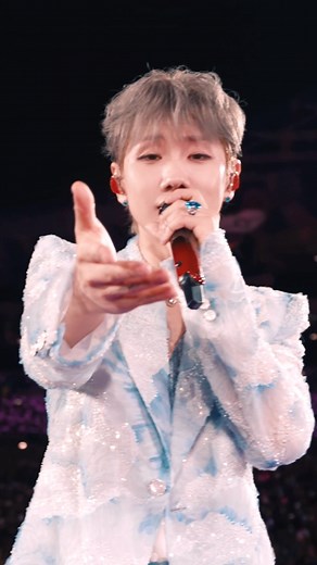 Live Nation SG on Instagram: "各位罗曼公民们，准备好跟着汪苏泷一起探索“罗曼宇宙”的前传了吗？ 下周开票，千万别错过啦！💖 汪苏泷《罗曼前传 Rise Of Romance 世界巡回演唱会》- 新加坡 📅 2026年3月28日 (六), 8pm 📍 新加坡室内体育馆 ✨ 万事达卡预售: 17/12 (三), 12:00PM ~ 11:59PM 万事达卡持卡人可享有优先购票权！更多详情，请上 www.priceless.com/music ✨Live Nation 预售: 18/12 (四), 12:00PM ~ 11:59PM 可通过 www.livenation.sg/register 免费注册会员，抢先购票！ ✨ 公开发售: 19/12 (五), 12:00PM 起 可通过 www.ticketmaster.sg / 拨打订票热线 +65 6018 7645 ‼️用万事达卡世界卡及世界之极卡选购万事达卡优选票 前往 Live Nation 官网，进入Ticketmaster 链接，抢购尊享座位！ 更多详情，请上 www.priceless.com