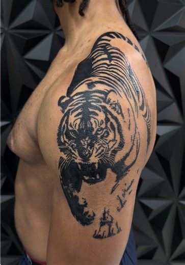 Unique Tattoo Placement Ideas by Chicago Blackwork Artist