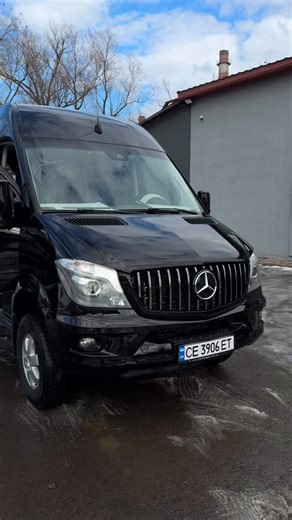 🚐 Mercedes Sprinter 319 | 2017 | Пасажир 9 місць Для тих, хто шукає максимум комфорту надійність ⚙️ 3.0 V6 | 319 CDI 🔁 Автомат 🛞 Повний привід 4×4 📊 Реальний пробіг — 384 тис. км 🔧 Двигун замінений (пробіг мотора ~120 тис. км) ⚙️ Міст 51/13 ✨ Комплектація та доопрацювання: ✔️ Легкосплавні диски ✔️ Ксенон омивачі фар ✔️ Парктроніки камера заднього огляду ✔️ Протитуманні фари ✔️ Передня решітка GTI ✔️ Задні двері 270° ✔️ Турецька електродверка ✔️ Датчики смуги, дощу та світла ✔️ Дві автономки