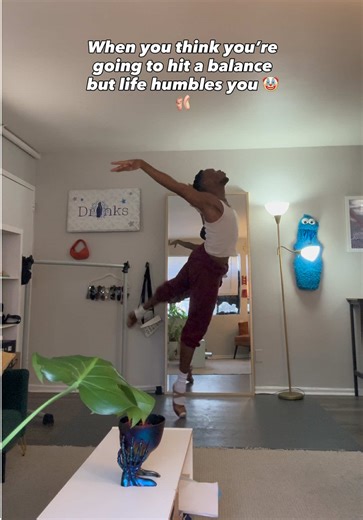 here’s the new life alert add ! 🩰🚨🤧 #ballett #ballerina #pointeshoes #fails #ballettok