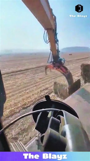 This Hay-Loading Machine is a GAME CHANGER! 😱🚜 Dry Grass Loaded in Seconds! #farming #machine #viral