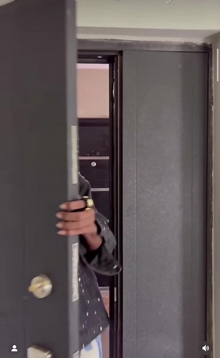 Inside Dice Tattoo Studio: Tattooing and Conversations