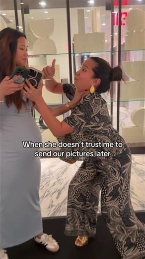 Real footage of my sister holding me hostage until she gets the airdrop 😅👯