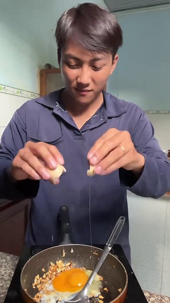 Nam Chủ Tịch Và Nữ Trung Niên Hôi Nách: Một Câu Chuyện Thú Vị