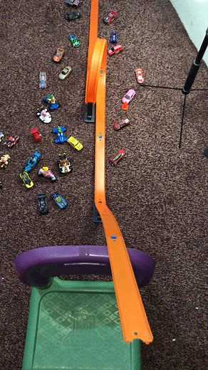 🏁 Hot Wheels Mario Kart Racing on Track | 360° Track Action | imalidotcom Get ready for epic racing action with Hot Wheels Mario Kart die-cast vehicles! 🏎️💨 These collectible cars, made by Mattel under license from Nintendo, bring your favorite Mario Kart video game characters to life — now ready to race on real Hot Wheels tracks. Mario in red Standard Kart and Wild Wing Tanooki Mario in yellow & brown kart Princess Peach in pink Standard Kart and P-Wing Donkey Kong (DK) in yellow Sports Coup