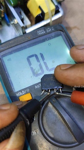 #fblifestyle #desoldering #diode #test #buzzer | Andi Distorsing