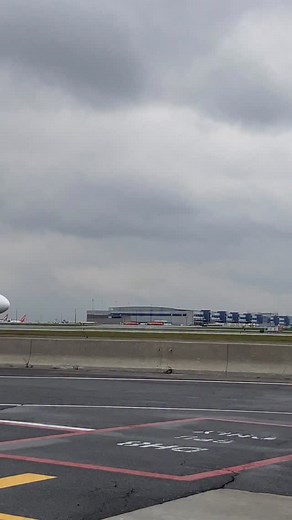 Hey @airtransat say 👋 to your codeshare partner @porterairlines down in Cancun Mexico 🦝 ⭐️ 😃 🇨🇦 🇲🇽 | Yyz Jetz
