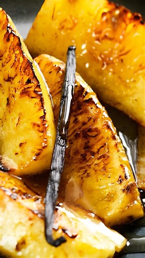 Roasted Pineapple with Honey and Vanilla ⭐ #RoastedPineapple #Honey #Vanilla