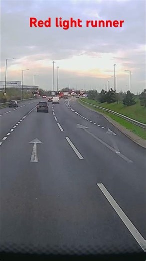 PO74ZLZ Red light runner #tesco