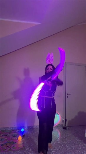 Video di ILIA (@iliagirl) con destroyer of worlds - Aaron Hibell