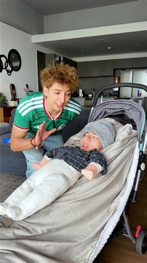 EL BEBÉ 👶 ESTÁ MUY CONSENTIDO ♥️