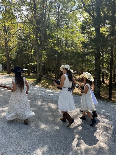 Playing a Bill Monroe Tune at the Bill Monroe Homeplace Also coming in a few days we’ll be performing at the Jerusalem Ridge Festival on Friday the 12th #alaskansunnysidesisters #foryoupageシforyou #Kentucky | Alaskan Sunnyside Sisters