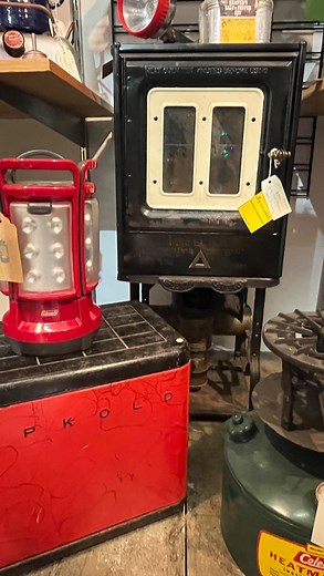 🌟⛺️ @thegpajunkyard #ad #vintagecampertrailersmagazine #vintagecamping #coleman #lanterns🏮 #lanterns @decaturestate 🎣🔥 #vintagestove #backcountrycooking ⛺️#camping #campinglife #campinggear | The GPA Junkyard