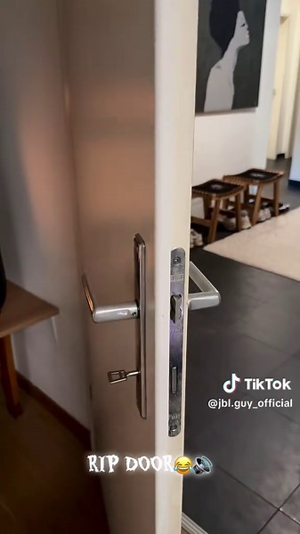 JBL PartyBox 1600W Sound System Setup Review