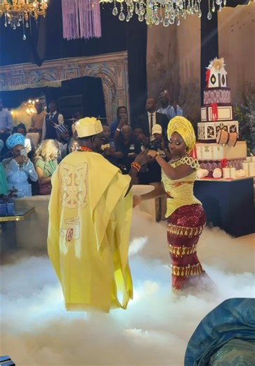 Lace Wedding Dress Highlights from Meet The Dapsons