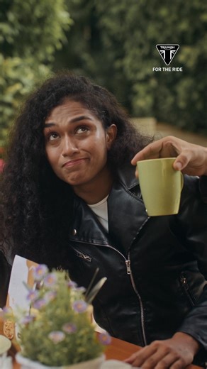 Heritage in its veins. Performance at its core. Inspired by the iconic 1960s legends and Triumph’s wins at the Thruxton circuit, the Triumph Thruxton 400 brings back the golden age of cafe racing. Underneath its classic fairing beats a 398 cc TR-series engine delivering 42 PS of power and 37.5 Nm of torque. This, paired with other elevated essentials like the USD forks, monoshock suspension, ride-by-wire, traction control, and ABS, makes it the formidable machine that it is. It’s born, where the