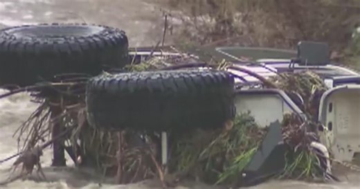 Deadly holiday weather batters West Coast