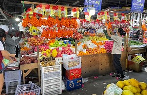 What’s the meaning behind buying 12 round fruits for New Year?