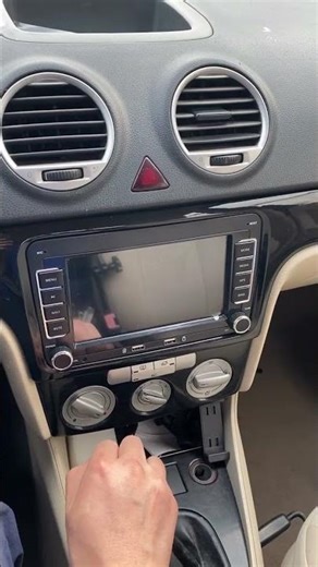 RCD330 VS RCD360 Install Volkswagen Passat B7 2013 | Wireless CarPlay Upgrade RCD360 Before After