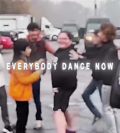 Noah and Jake got moves 🕺😂 #noahschnapp #willbyers #derekturnbow #strangerthings #edit